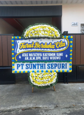 Papan Bunga Duka di Girisa